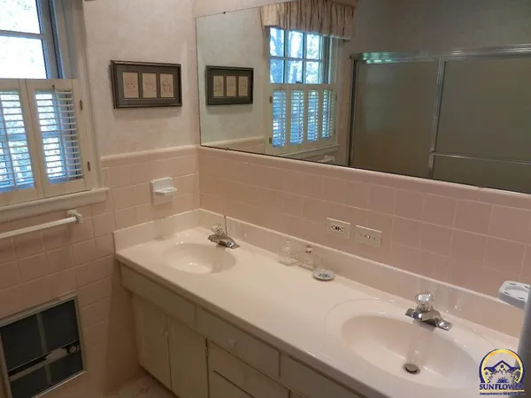$320,000 | 2761 Southwest Plass Avenue, Topeka, KS 66611