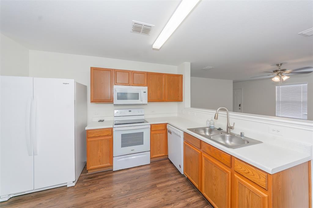 12629 Azure Heights Place Rhome, TX 76078 - Photo 17 of 36