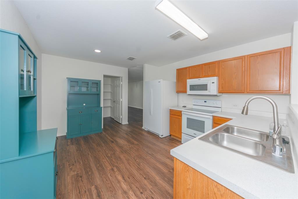 12629 Azure Heights Place Rhome, TX 76078 - Photo 18 of 36