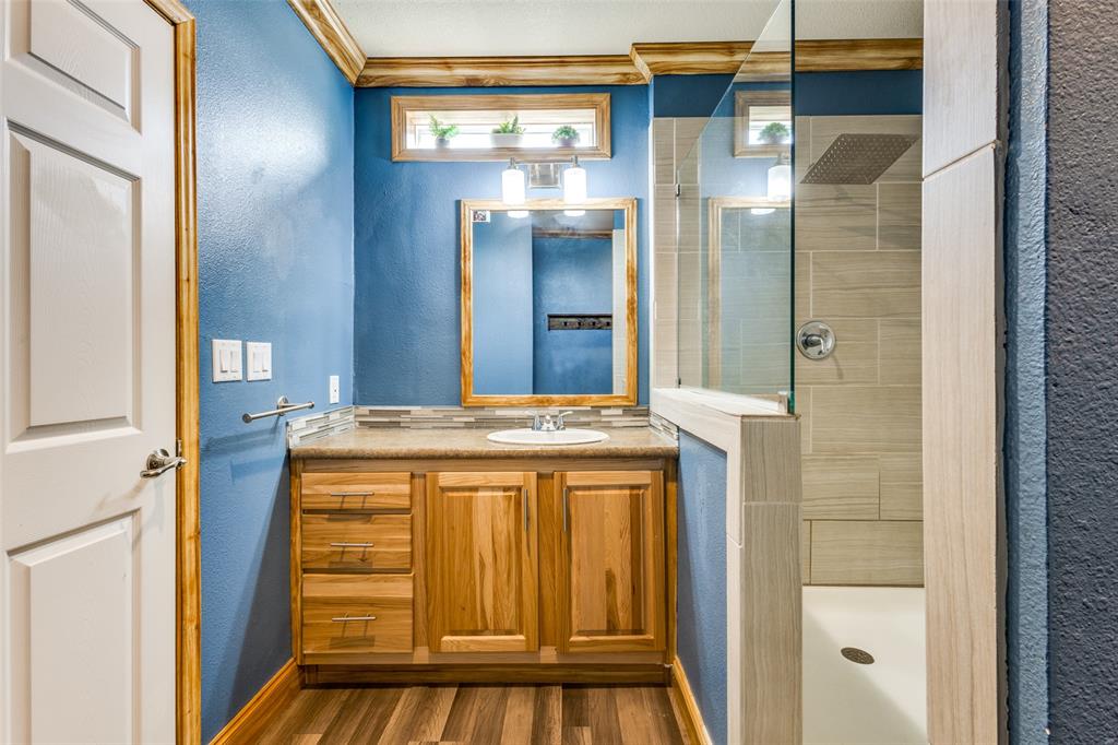 1425 Cowan Road Weston, TX 75009 - Photo 18 of 27 Ensuite primary bathroom