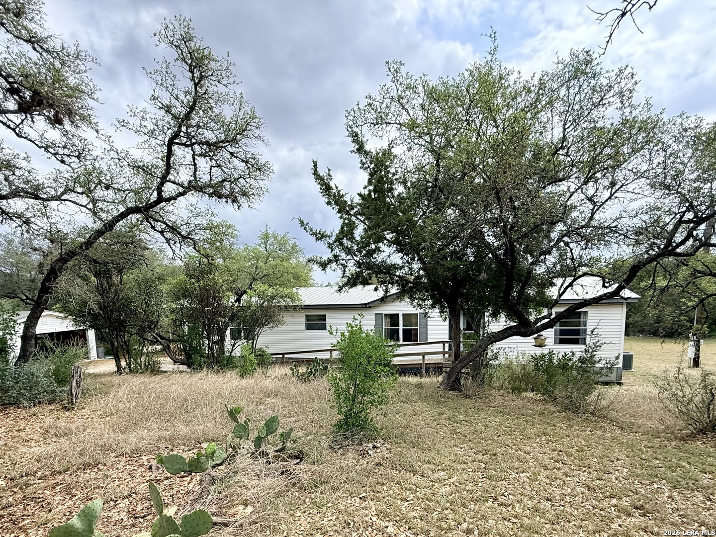 182 Laurel Ridge Drive Lakehills, TX 78063 - Photo 2 of 32