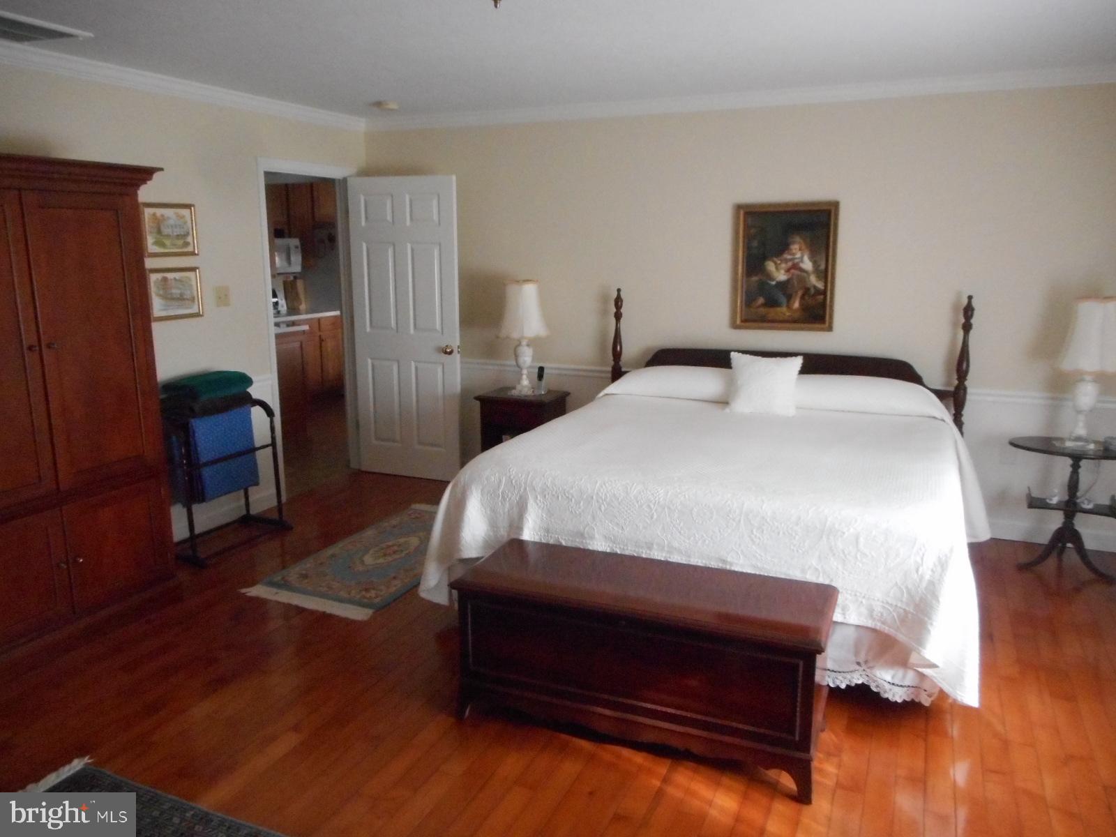 106 Russelcroft Road Winchester, VA 22601 - Photo 12 of 32 Master bedroom - main level