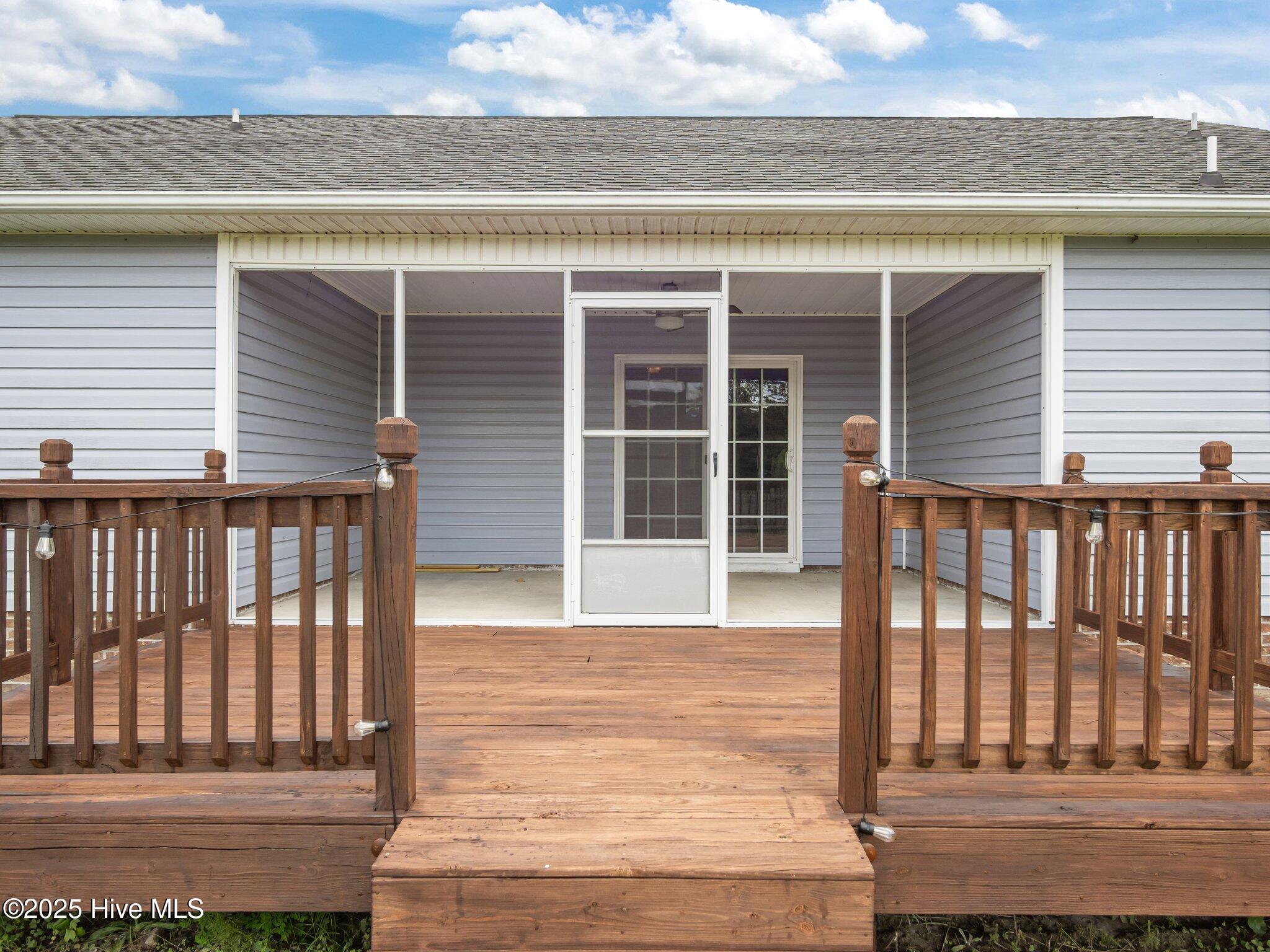 308 Springcreek Court Hubert, NC 28539 - Photo 37 of 50 Porch & Deck