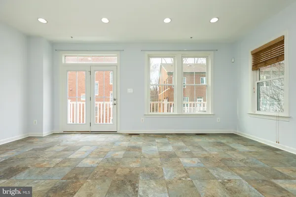 $3,300 | 336 Grand Street, Gaithersburg, MD 20878