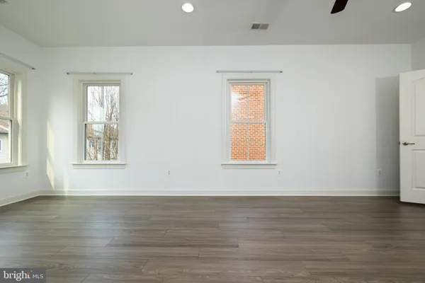 $3,300 | 336 Grand Street, Gaithersburg, MD 20878