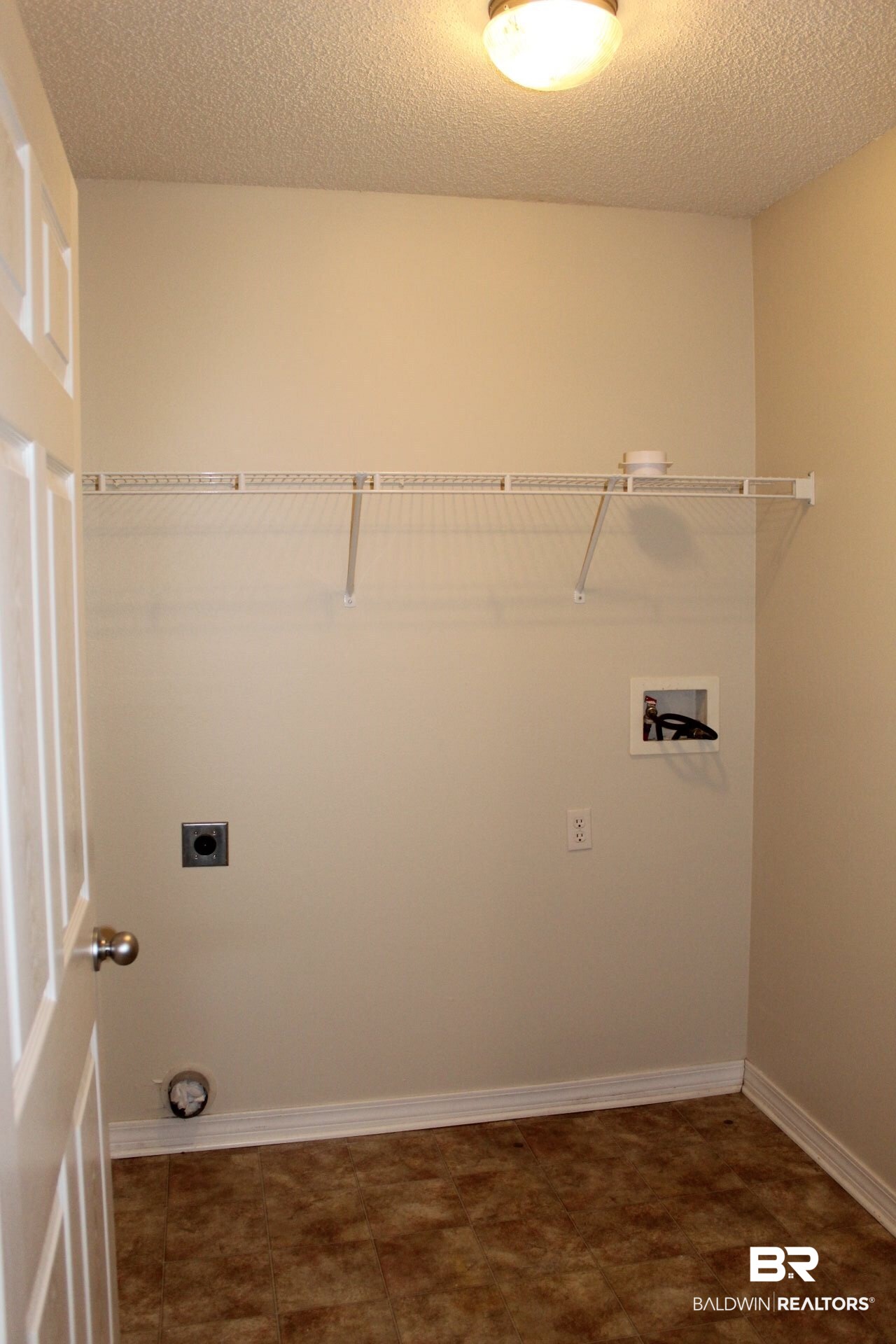 17717 East View Loop Foley, AL 36535 - Photo 7 of 19 Laundry Room
