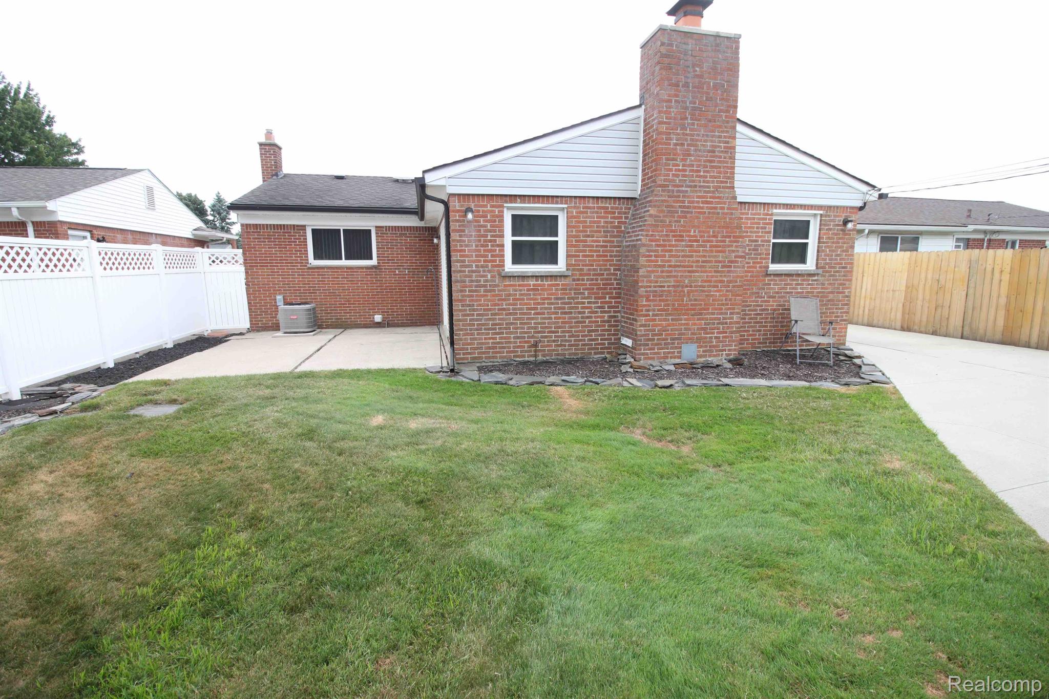 18529 Snow Fraser, MI 48026 - Photo 25 of 27 Gallery Image 25