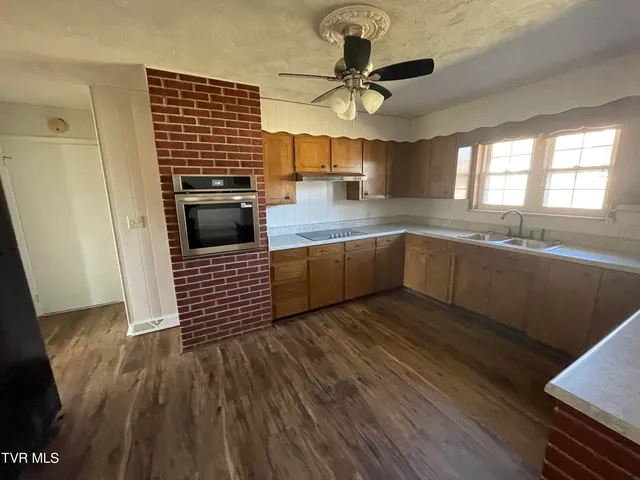 $775,000 | 8893 Asheville Highway, Greeneville, TN 37743