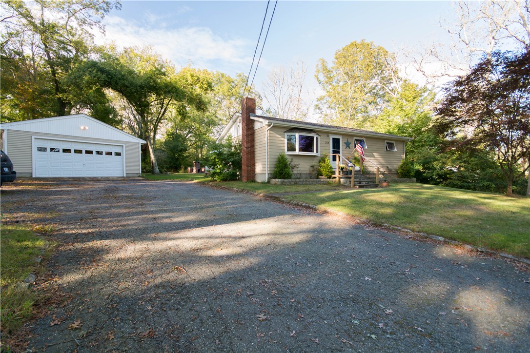 215 King Road Tiverton, RI 02878 - Photo 3 of 40