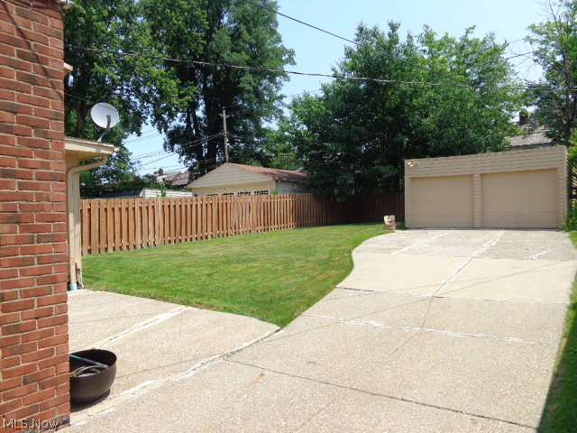 2491 Channing Road Cleveland, OH 44118 - Photo 3 of 22 Rear Yard