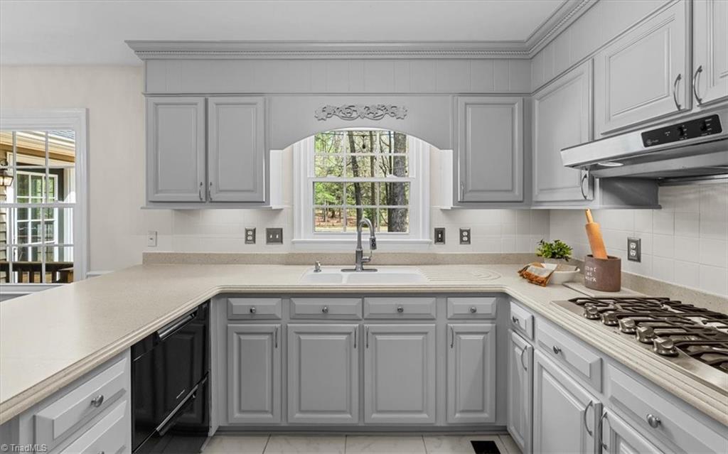 1008 Browning Road Greensboro, NC 27410 - Photo 14 of 48