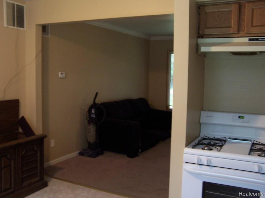 65160 Romeo Plank Road Ray, MI 48096 - Photo 5 of 48 100_1732.jpg