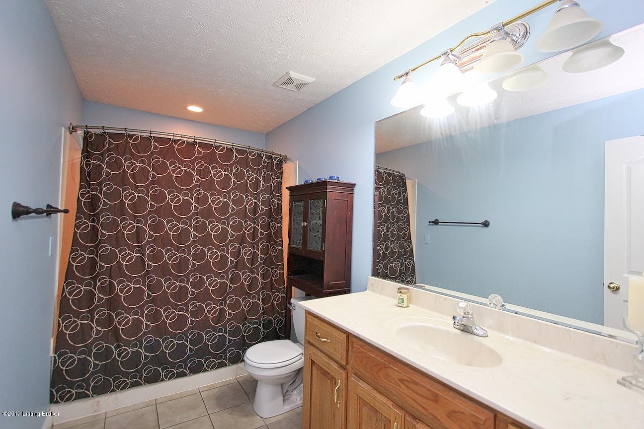 3839 Zoneton Road Shepherdsville, KY 40165 - Photo 15 of 33 3839 Zoneton Rd home for sale 15