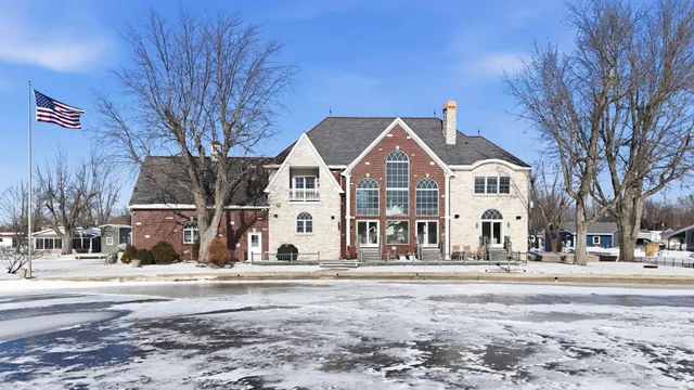 $999,900 | 82 EMS B6C Lane, Leesburg, IN 46538