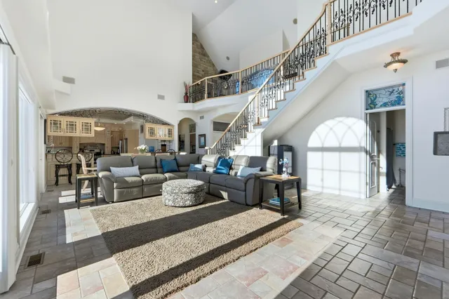 $999,900 | 82 EMS B6C Lane, Leesburg, IN 46538