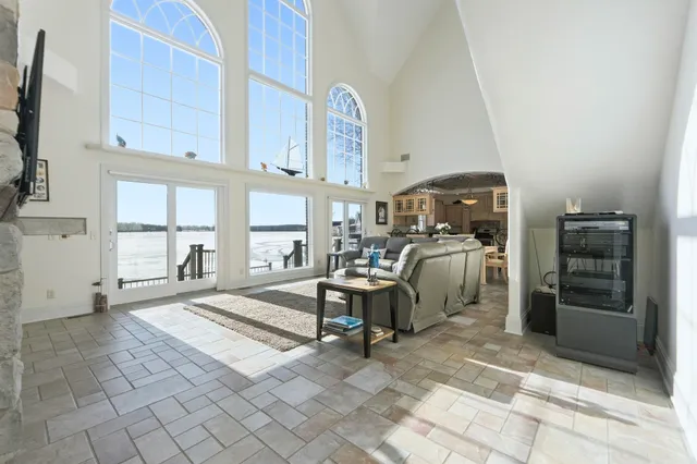 $999,900 | 82 EMS B6C Lane, Leesburg, IN 46538