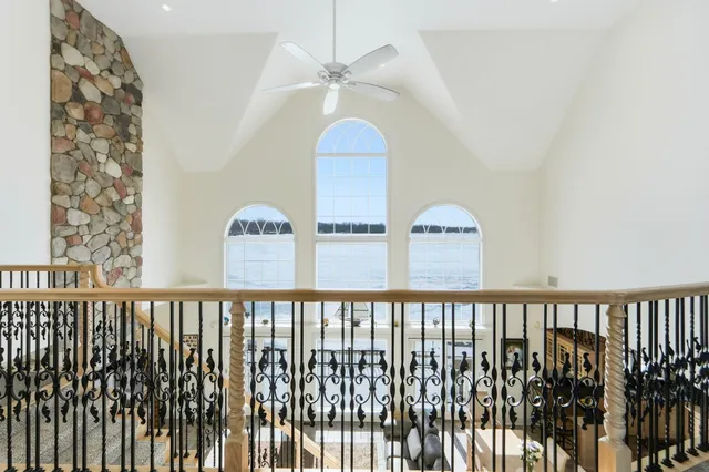 $999,900 | 82 EMS B6C Lane, Leesburg, IN 46538