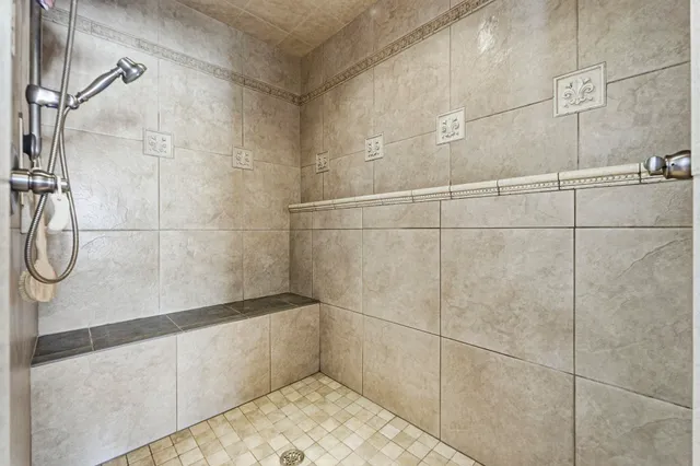 $999,900 | 82 EMS B6C Lane, Leesburg, IN 46538