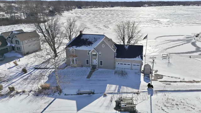 $999,900 | 82 EMS B6C Lane, Leesburg, IN 46538