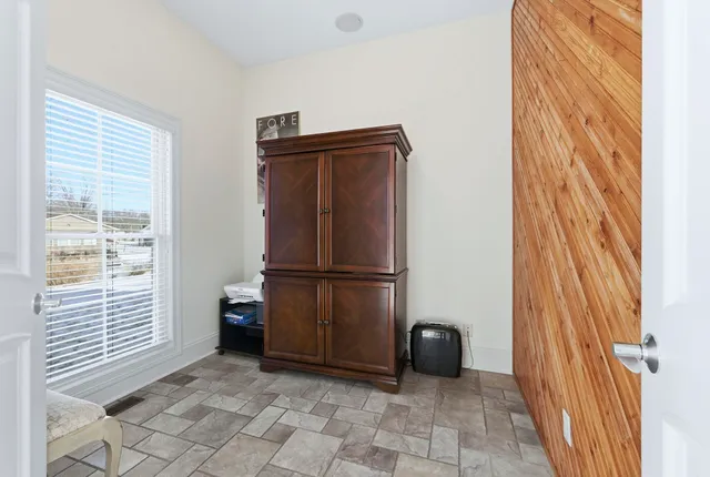 $999,900 | 82 EMS B6C Lane, Leesburg, IN 46538