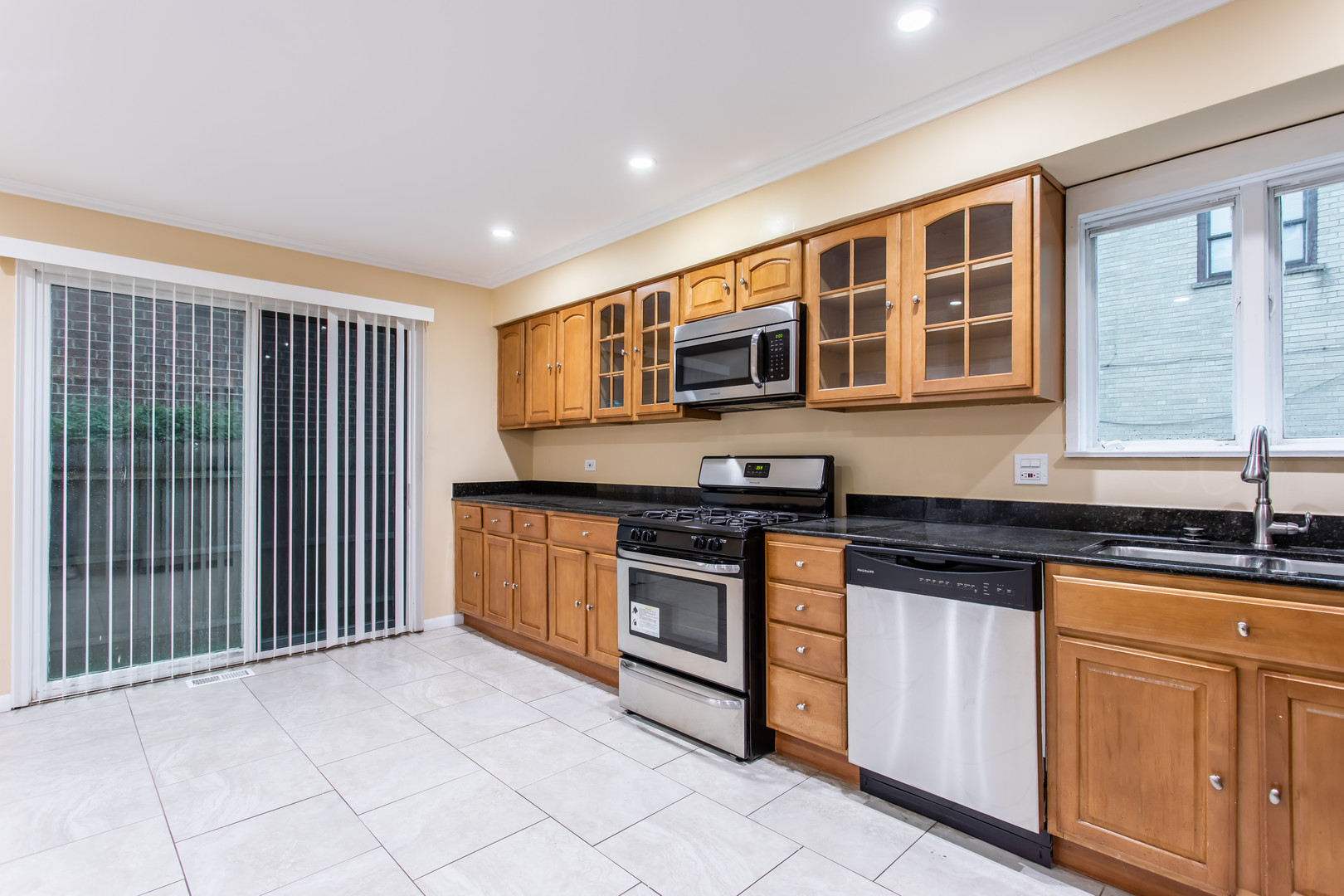700 Marcella Road Des Plaines, IL 60016 - Photo 9 of 38