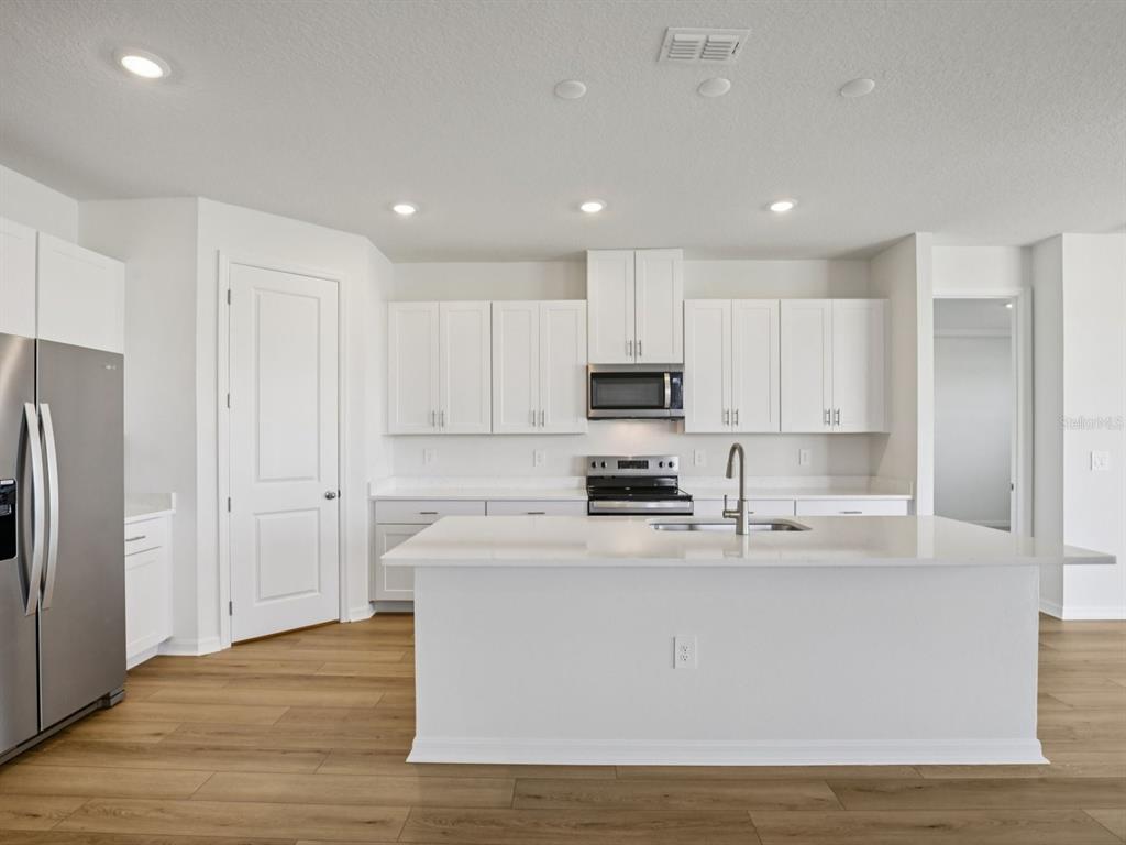 13220 Shellmore Avenue Palmetto, FL 34221 - Photo 7 of 14