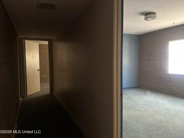 $95,000 | 927 Royal Oak Drive, Jackson, MS 39209