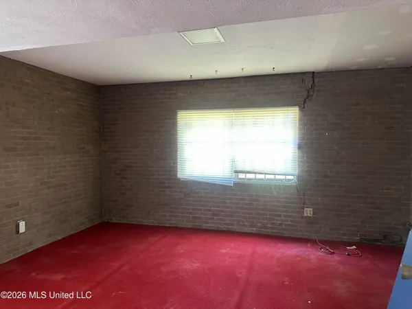 $95,000 | 927 Royal Oak Drive, Jackson, MS 39209