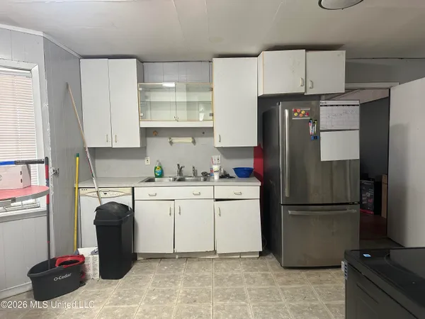 $95,000 | 927 Royal Oak Drive, Jackson, MS 39209