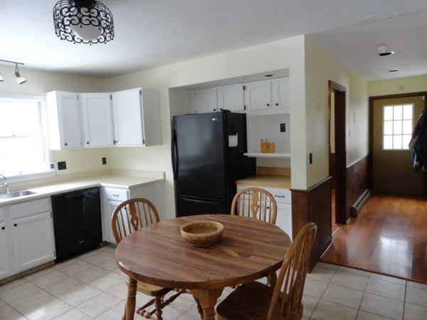 260 South Row Road Townsend, MA 01469 - Photo 3 of 27
