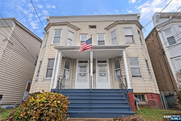 $899,900 | 33-35 Delaware Street, Elizabeth, NJ 07206