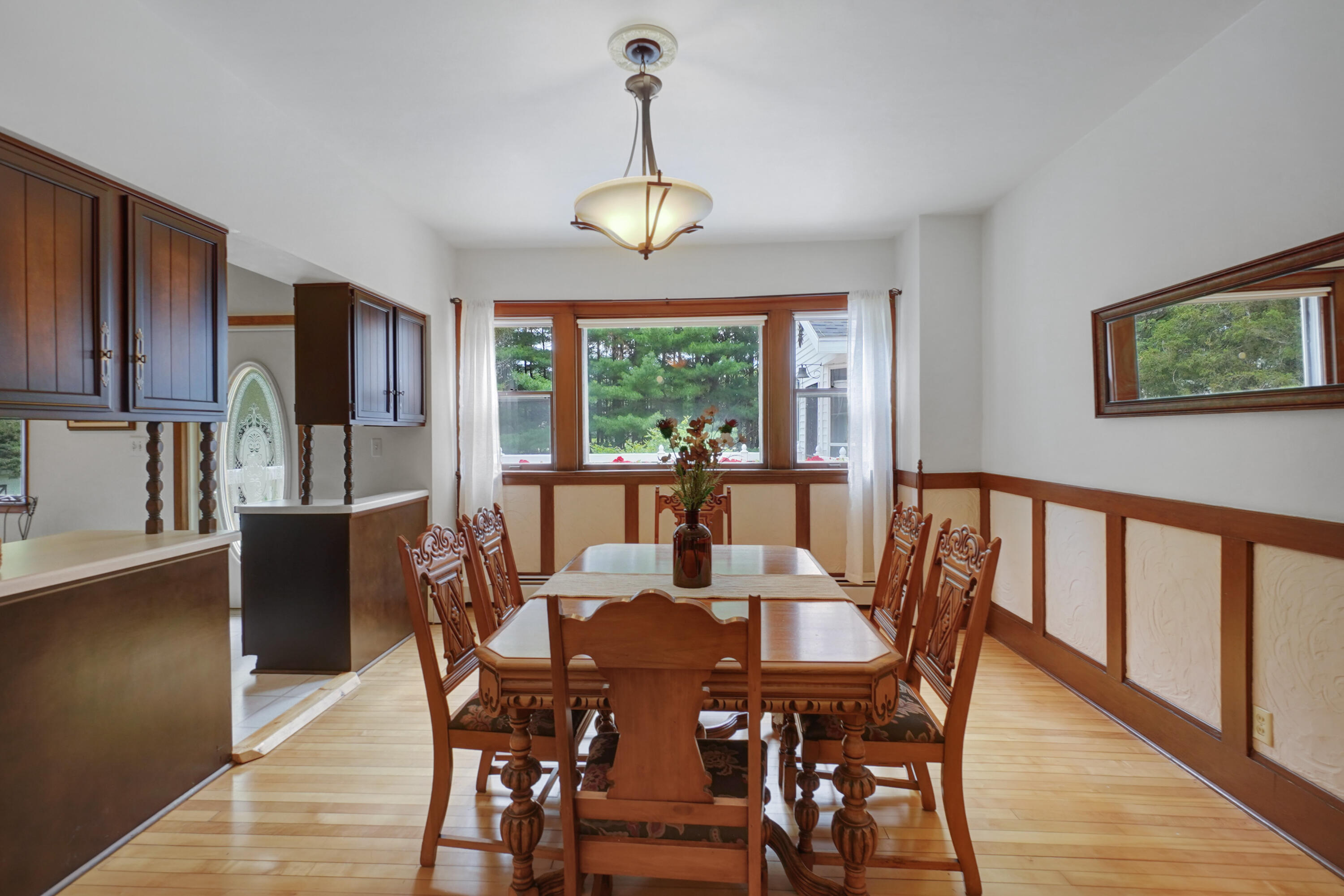 156 Felix Street Wales, WI 53183 - Photo 8 of 39 Dining Room