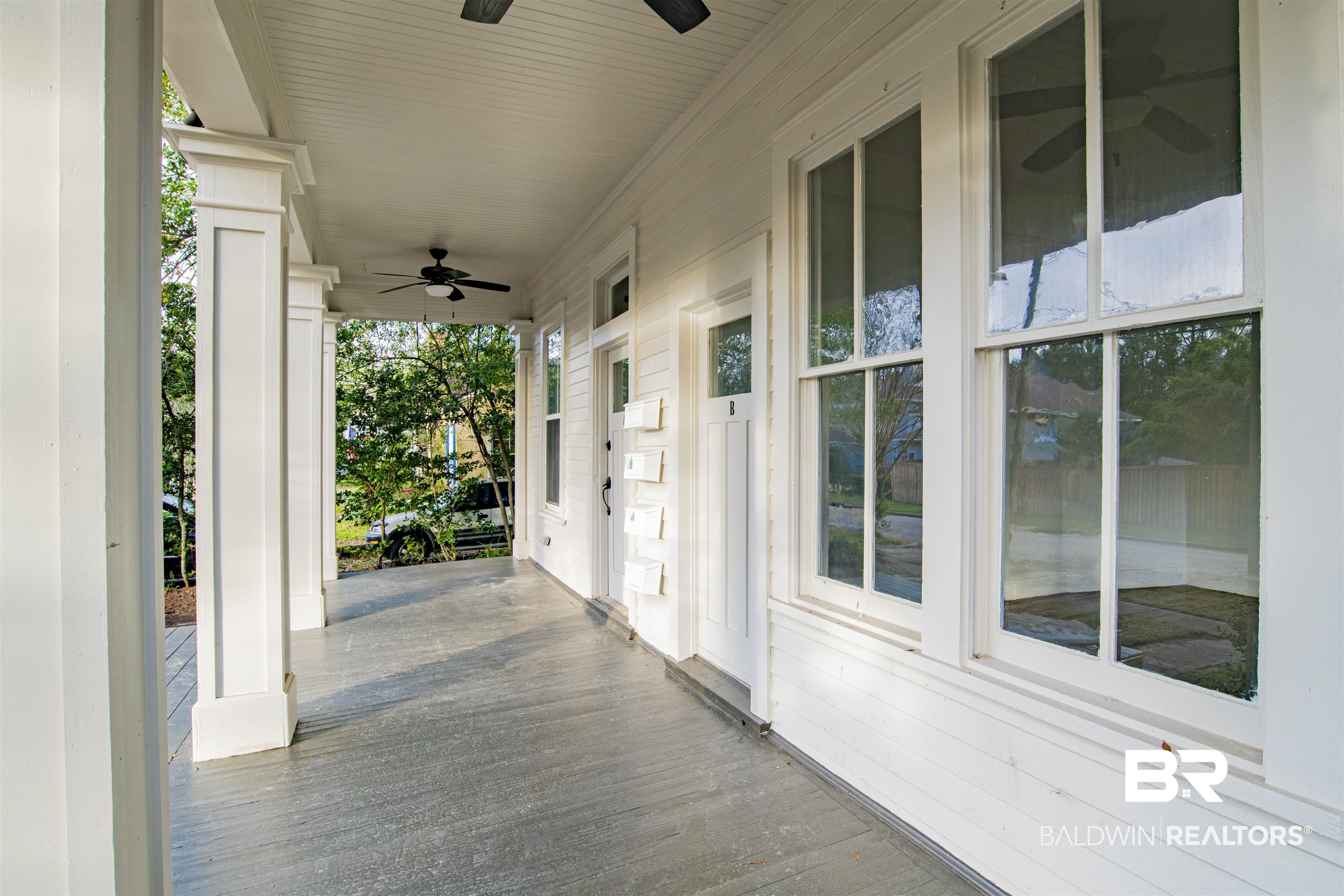 11 Van Heuval Street Mobile, AL 36606 - Photo 2 of 33
