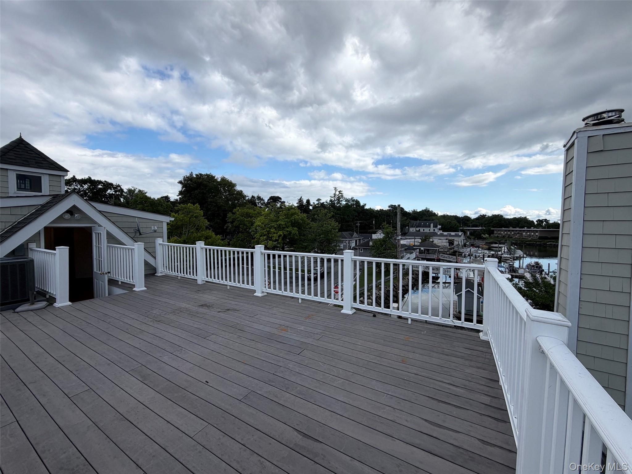 3 Hewlett Street Rye, NY 10580 - Photo 4 of 18