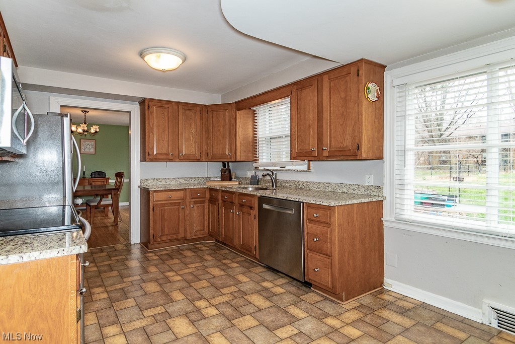 3240 Rumson Road Cleveland, OH 44118 - Photo 5 of 20