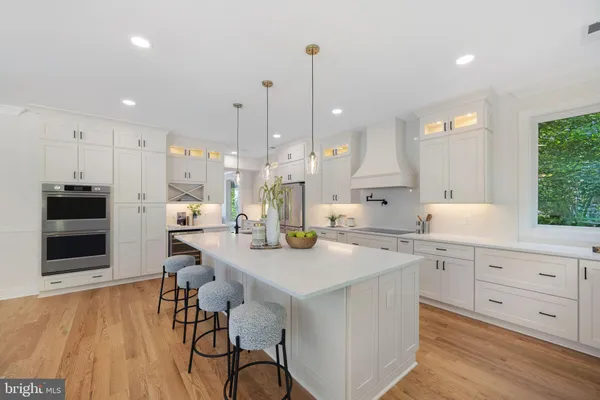 $2,200,000 | 132 North Earley Street, Alexandria, VA 22304
