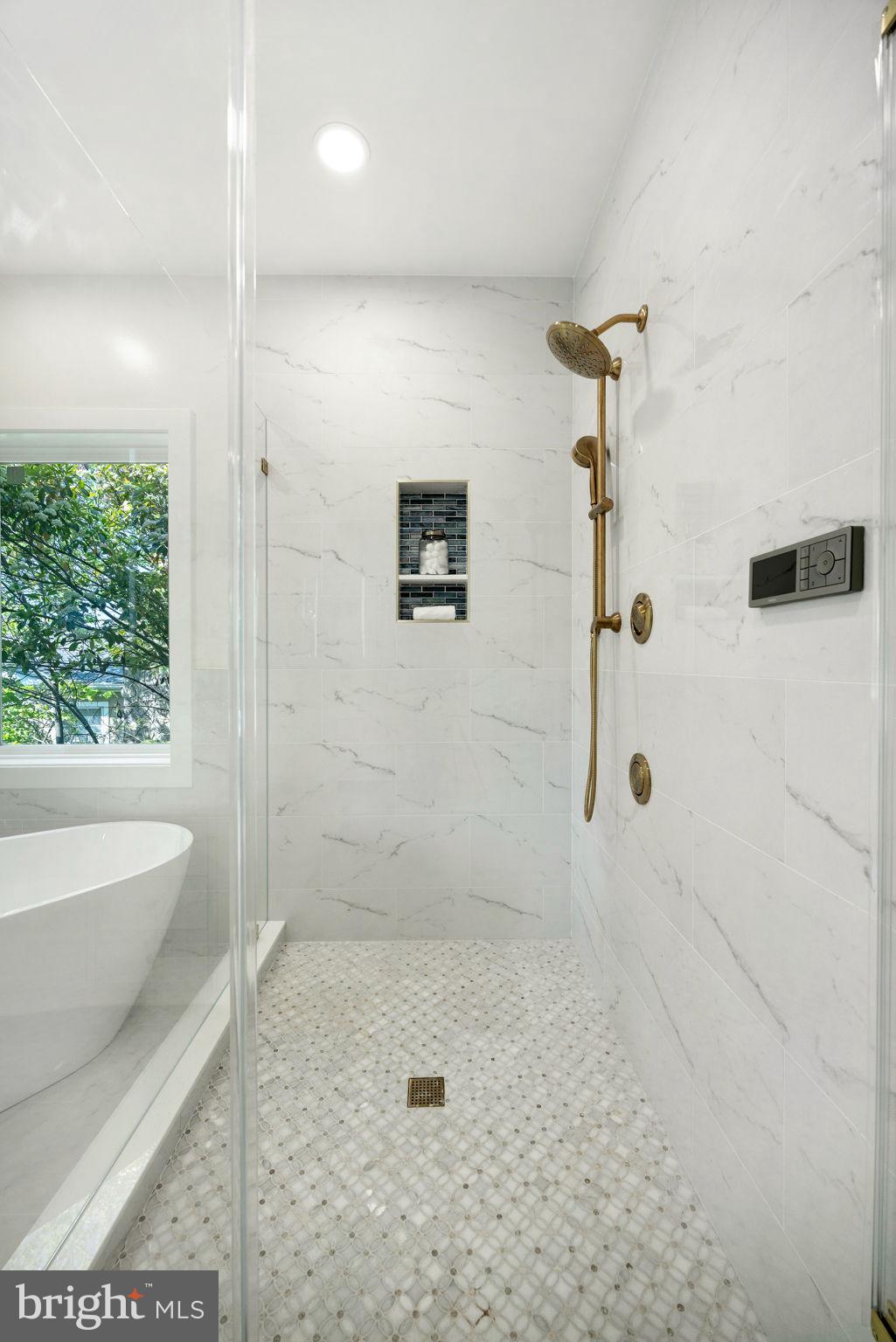 132 North Earley Street Alexandria, VA 22304 - Photo 20 of 45 Elegant shower with natural light.