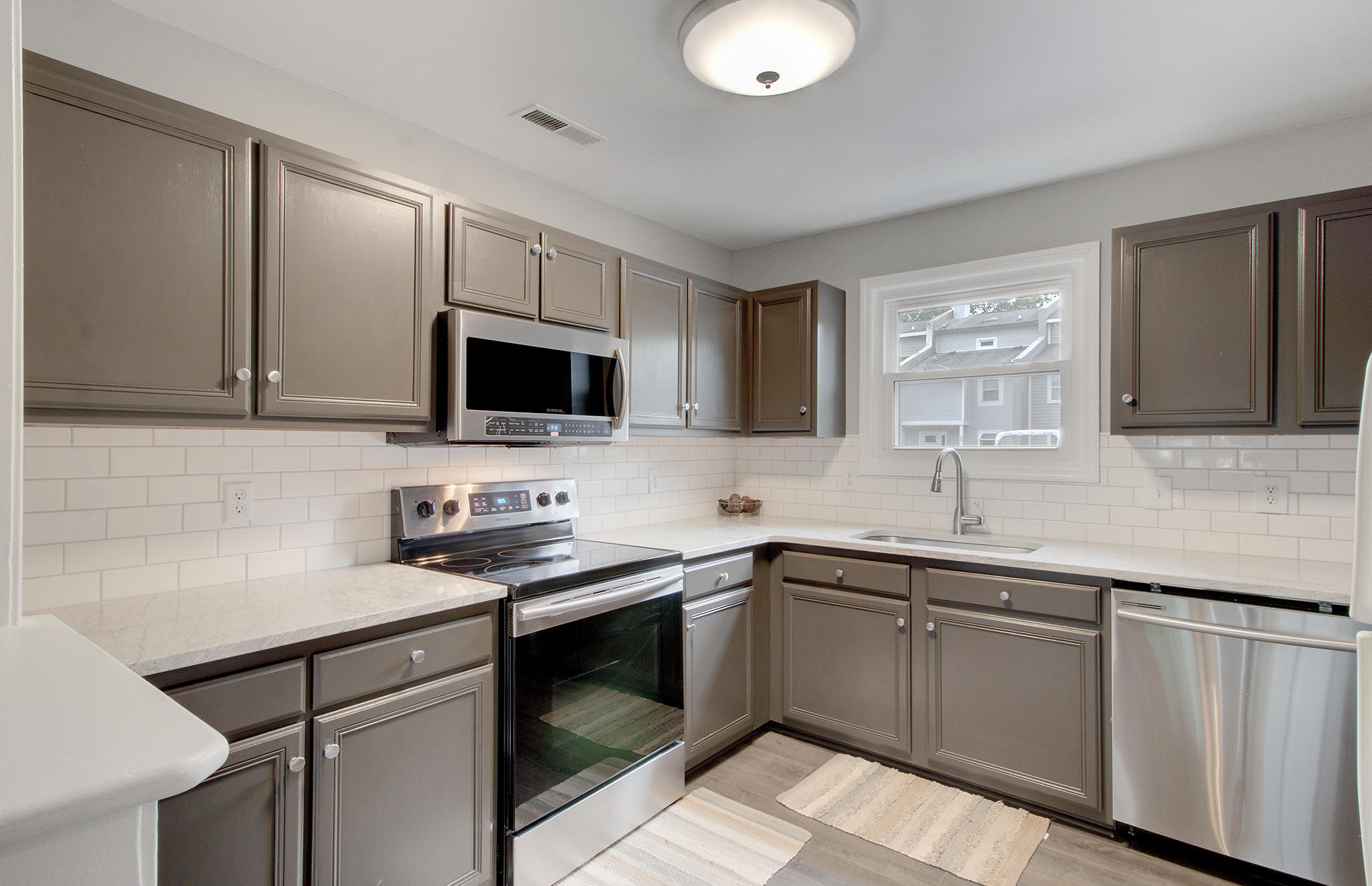 706 Nora Lane Mount Pleasant, SC 29464 - Photo 5 of 24 8