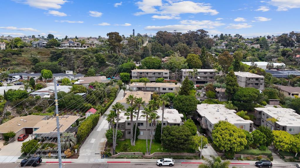 155 Rosebay Drive, Unit 31 Encinitas, CA 92024 - Photo 28 of 31 an aerial view of multiple house