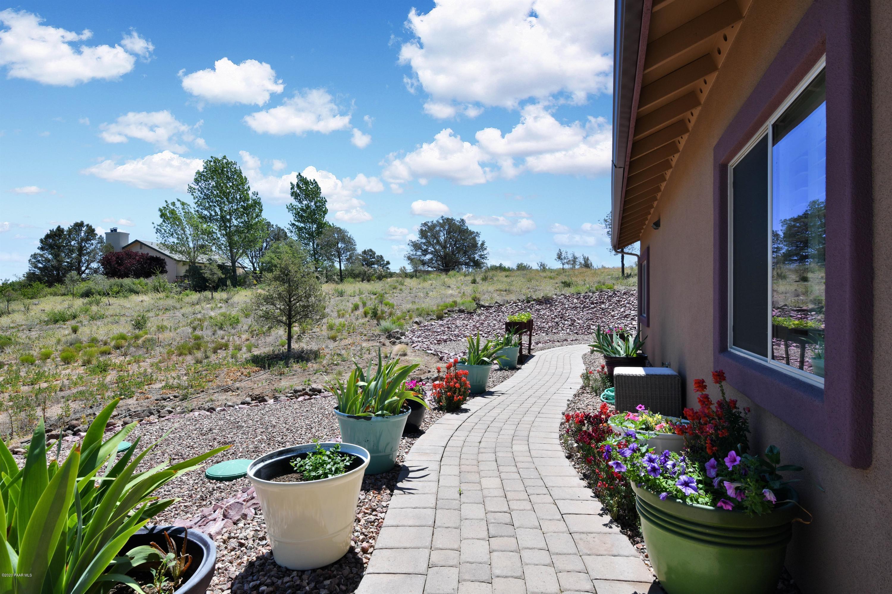 1275 West Cliff Rose Road Prescott, AZ 86305 - Photo 31 of 38 Pavered Path