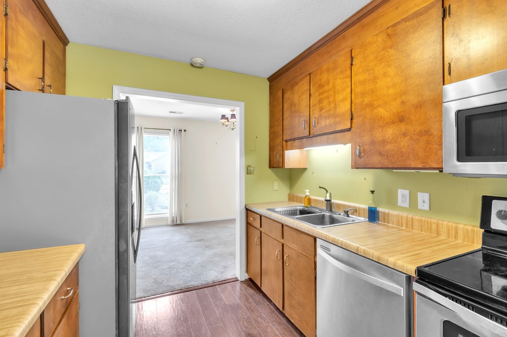 1291 Calhoun Road Greenwood, SC 29649 - Photo 8 of 27