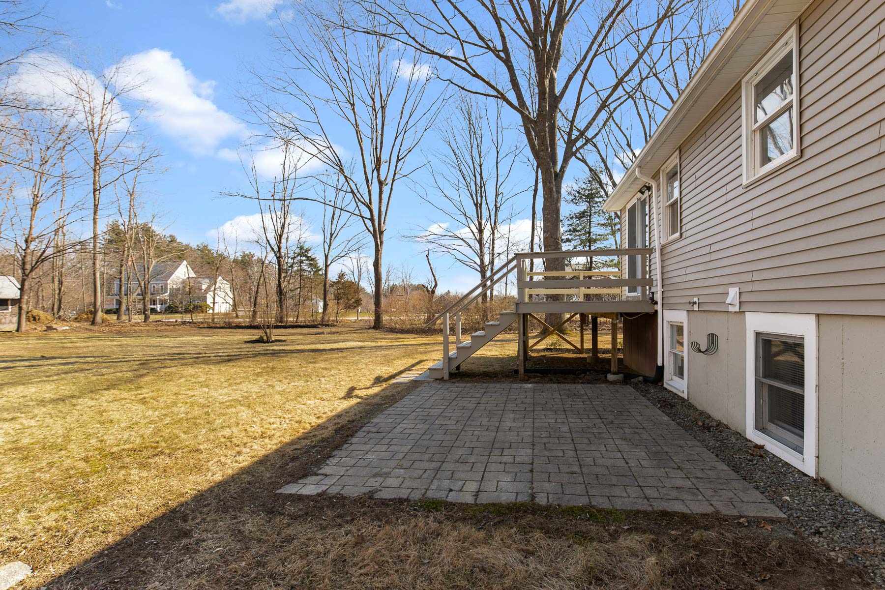42 Dearborn Road Greenland, NH 03840 - Photo 9 of 40 Gallery Image 9