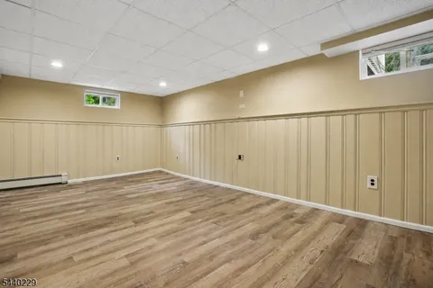 $945,000 | 63 Edgewood Drive, Florham Park, NJ 07932