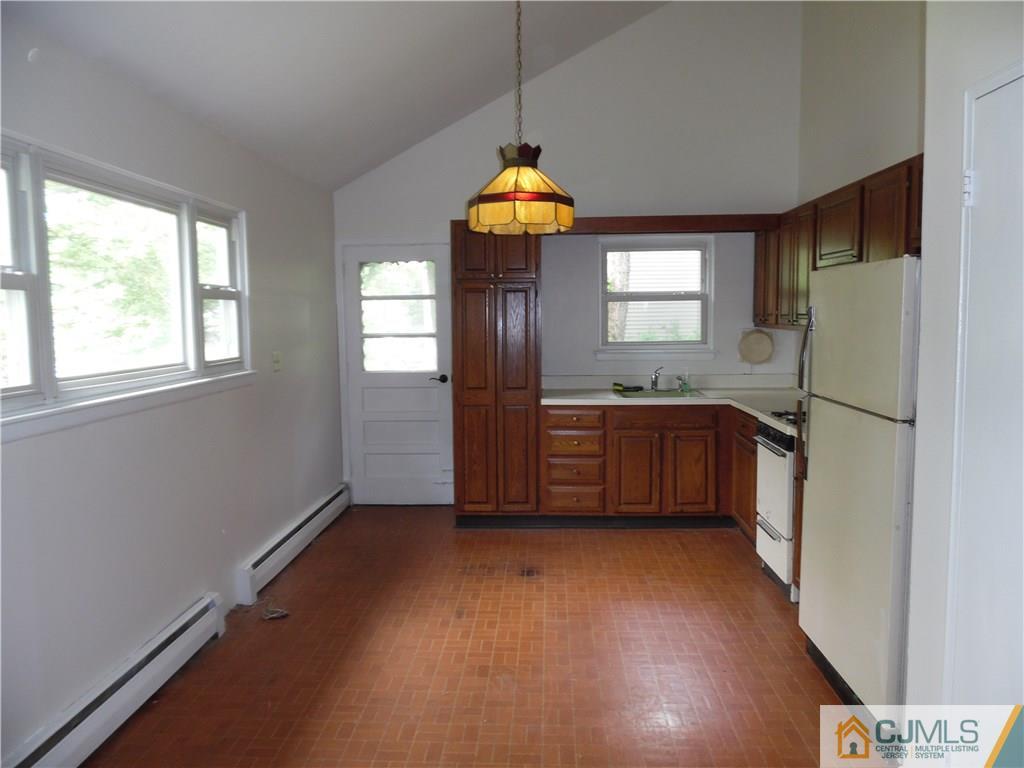 1440 Mohawk Road North Brunswick, NJ 08902 - Photo 4 of 17 Gallery Image 4