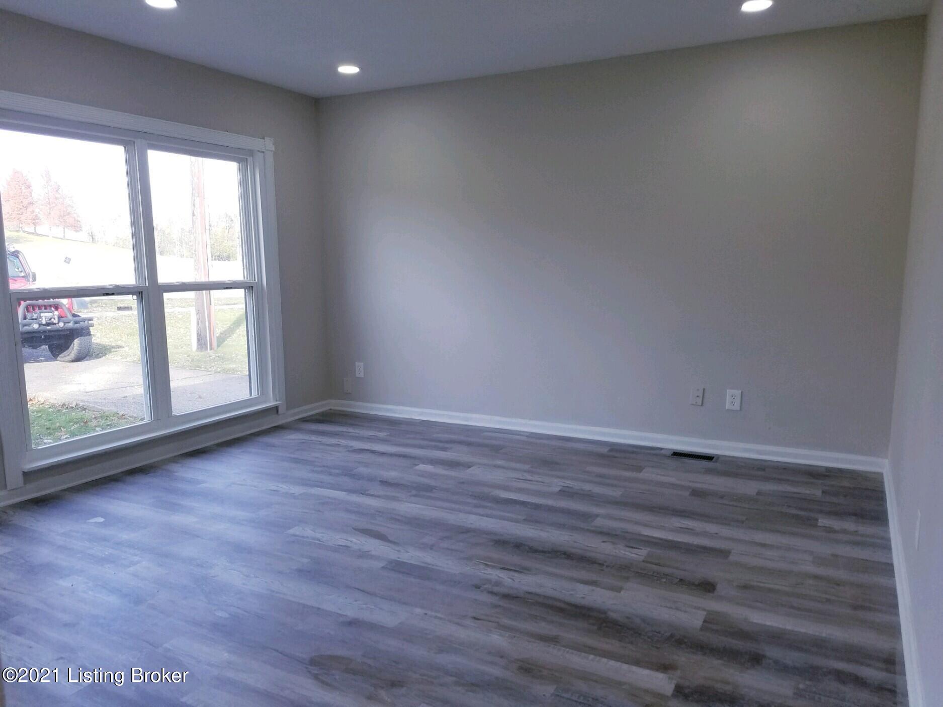 803 Jericho Road La Grange, KY 40031 - Photo 6 of 28 20211119_114322 (1)