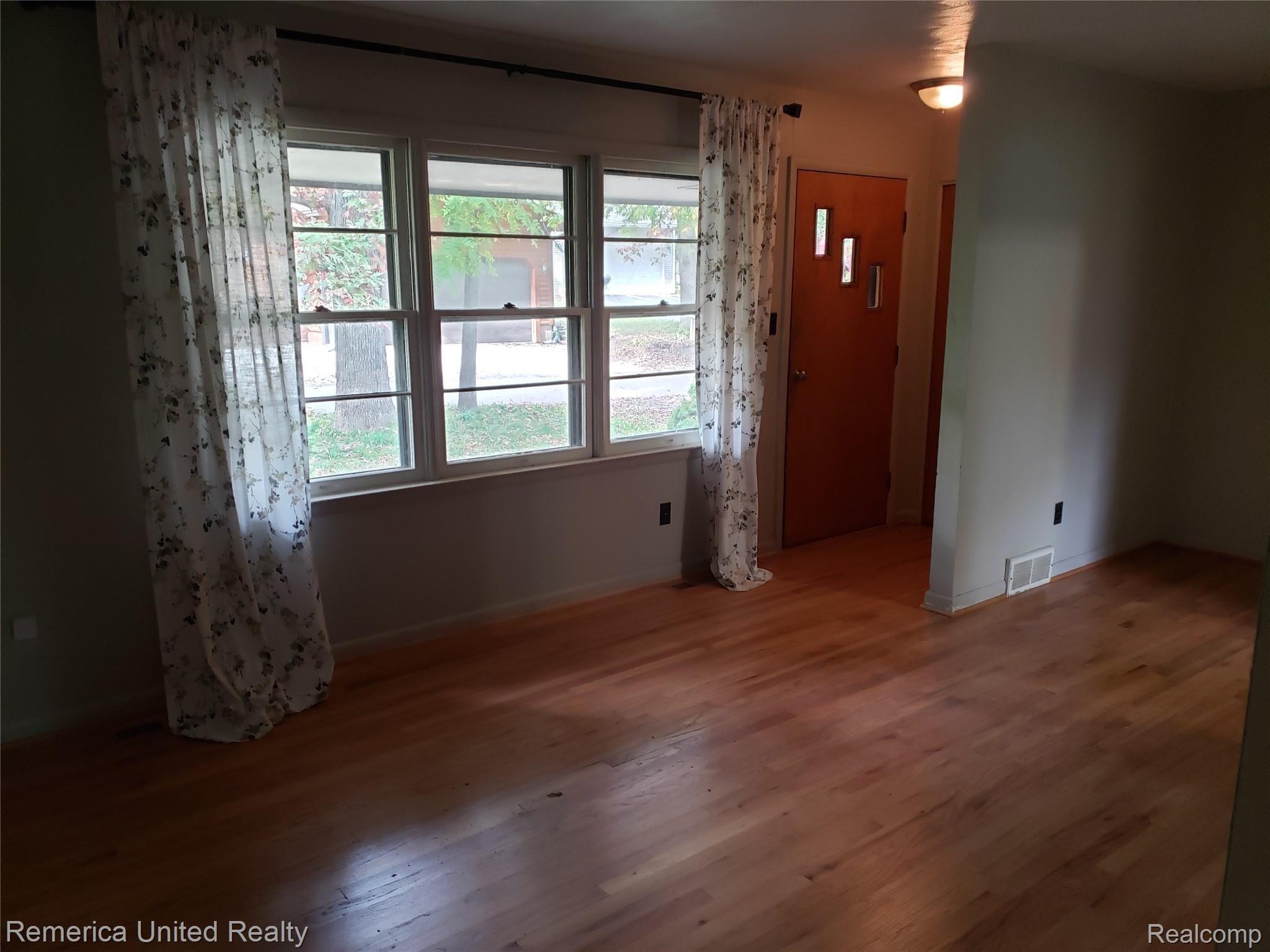 1779 Clark Lake Road Brighton, MI 48114 - Photo 16 of 52 20201006_141259.jpg