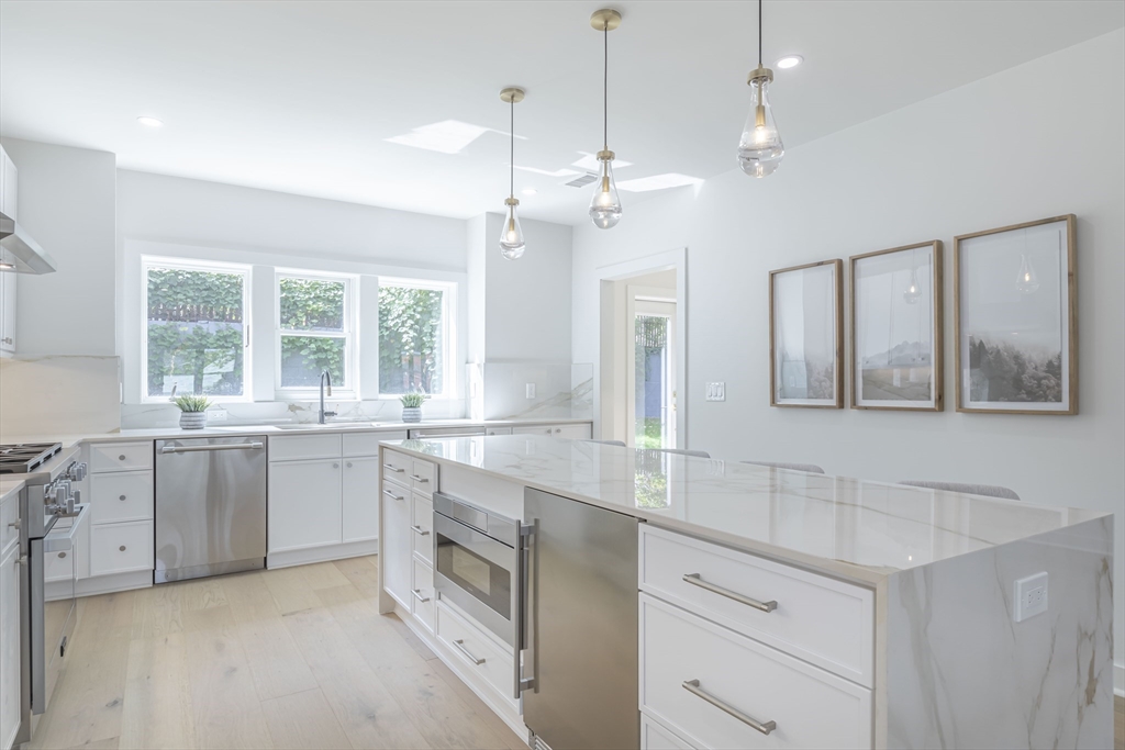 84 Winthrop Road Brookline, MA 02445 - Photo 15 of 42