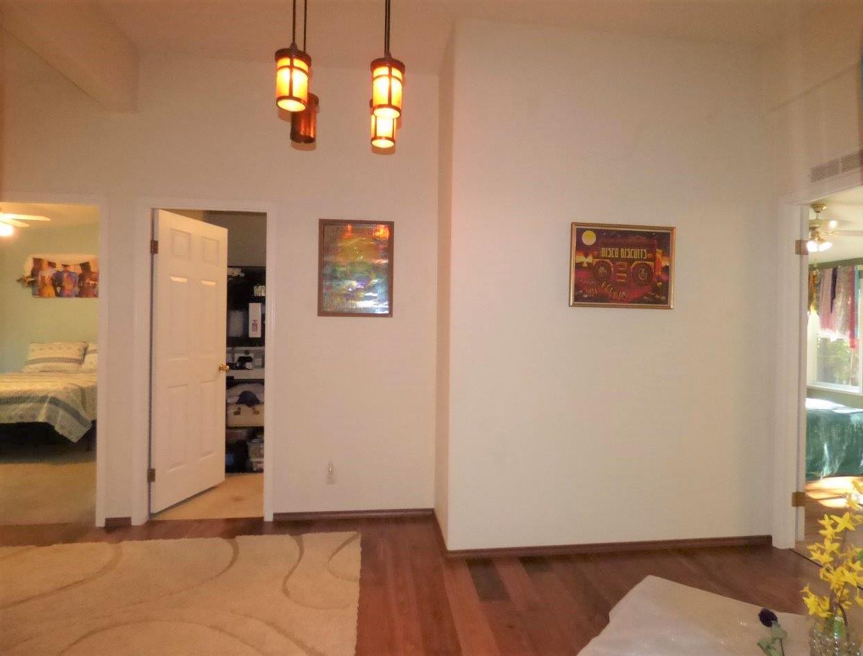 6520 Tunnel Loop Road Grants Pass, OR 97526 - Photo 19 of 69 Wide Hallway - - Southern Oregon Home