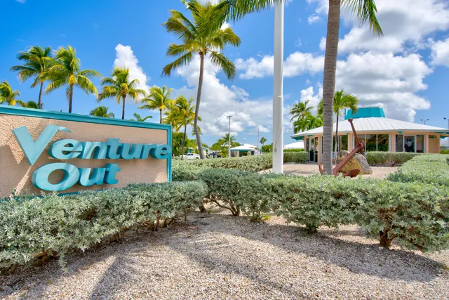 $374,000 | 701 Spanish Main Drive, Unit 543, Cudjoe, FL 33042