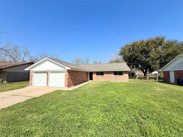 $209,000 | 1415 Avenue C, Danbury, TX 77534